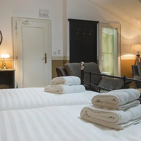 Hotel Pod Bránou 3*